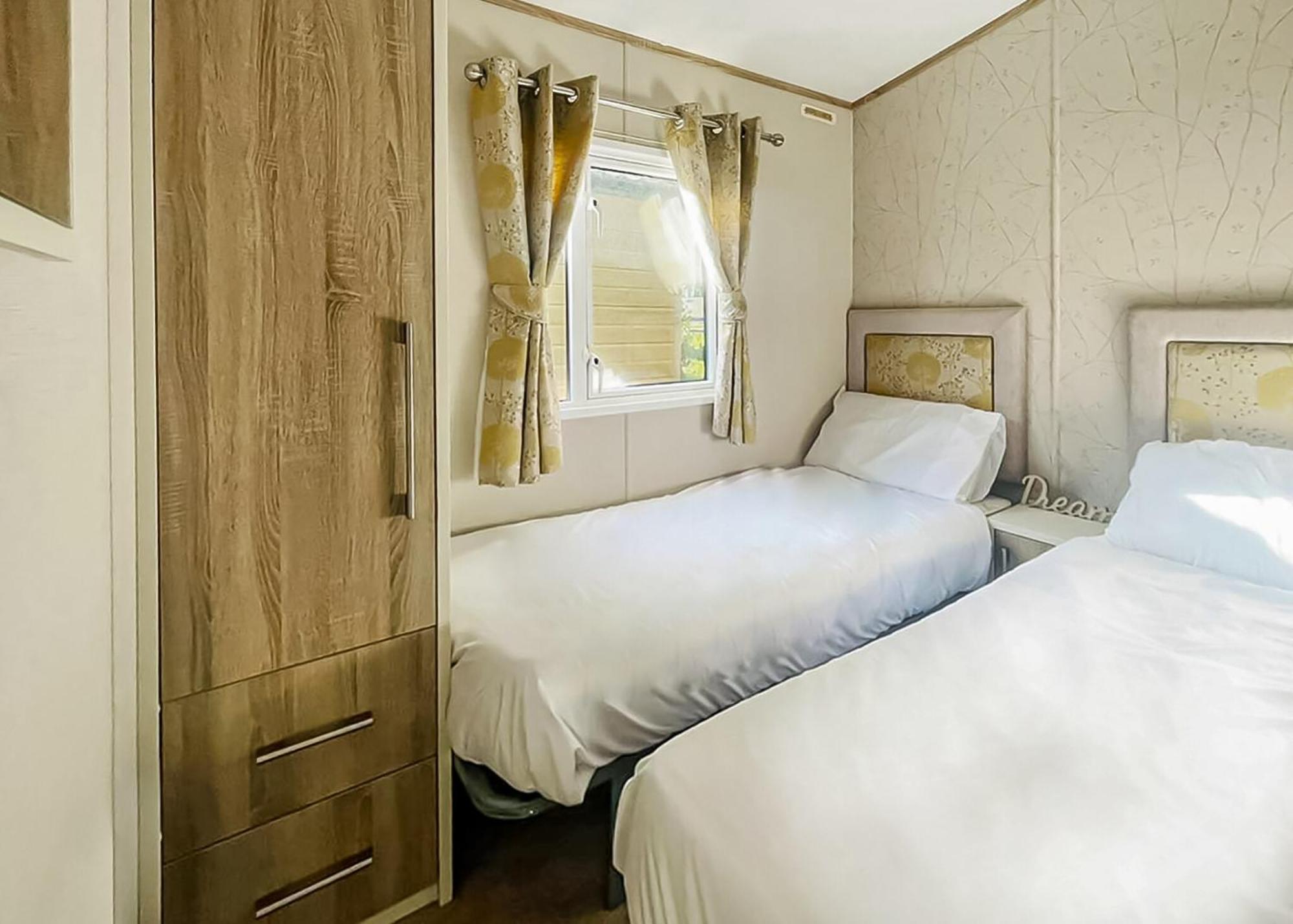 Percy Wood Country Park Hotel Swarland Room photo